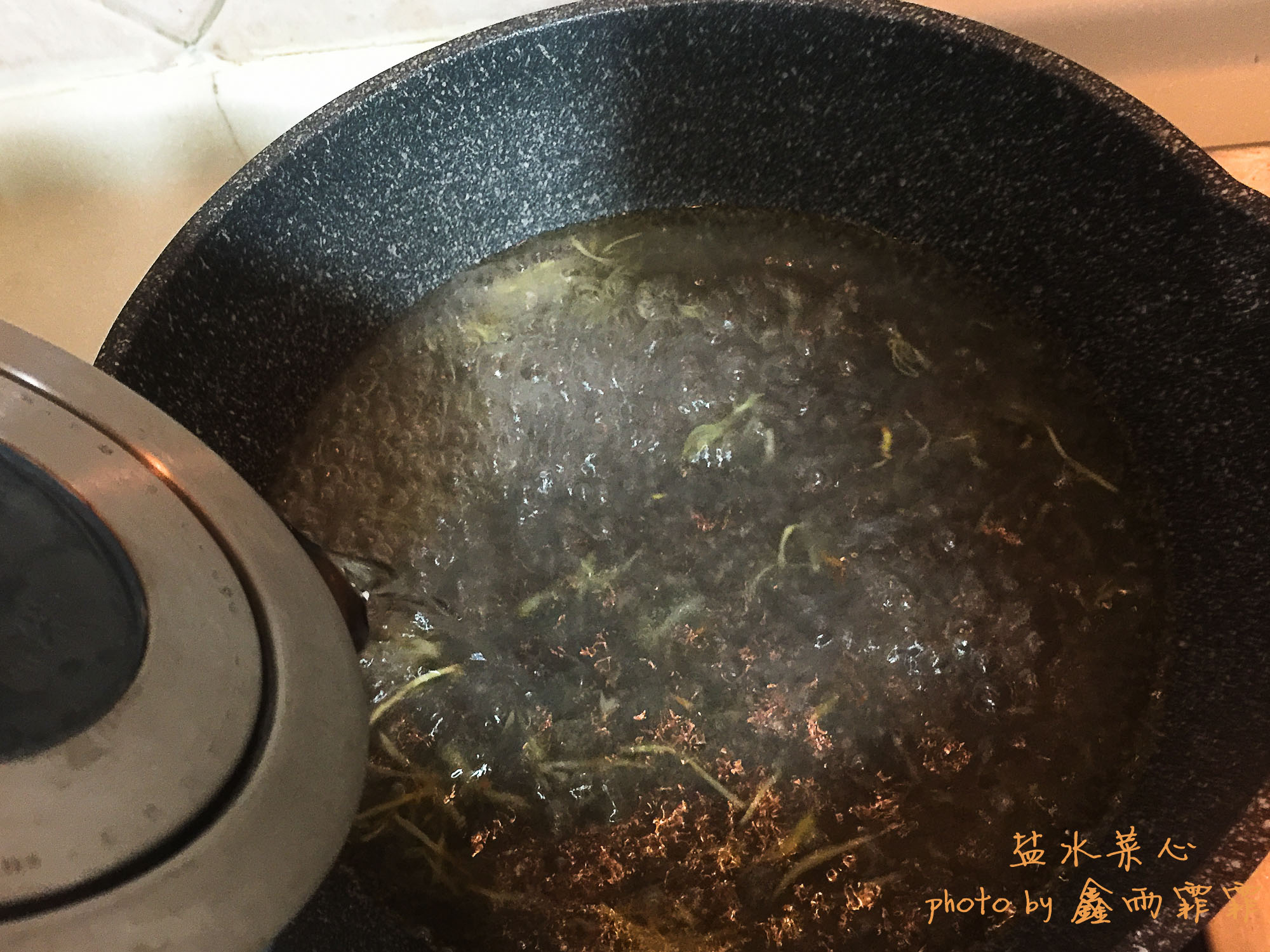 青菜怎样焯水不变黄,种的青菜刚出来就发黄什么原因