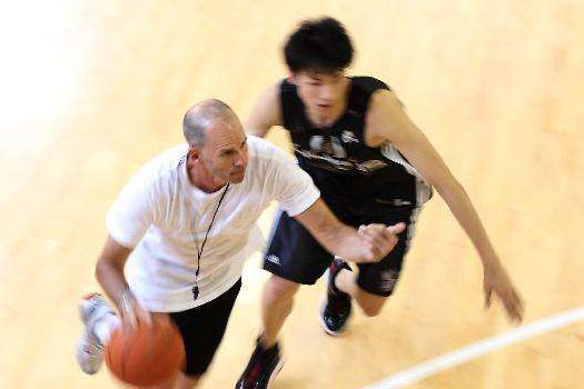 戈尔任男篮主教练,男篮助教戈尔