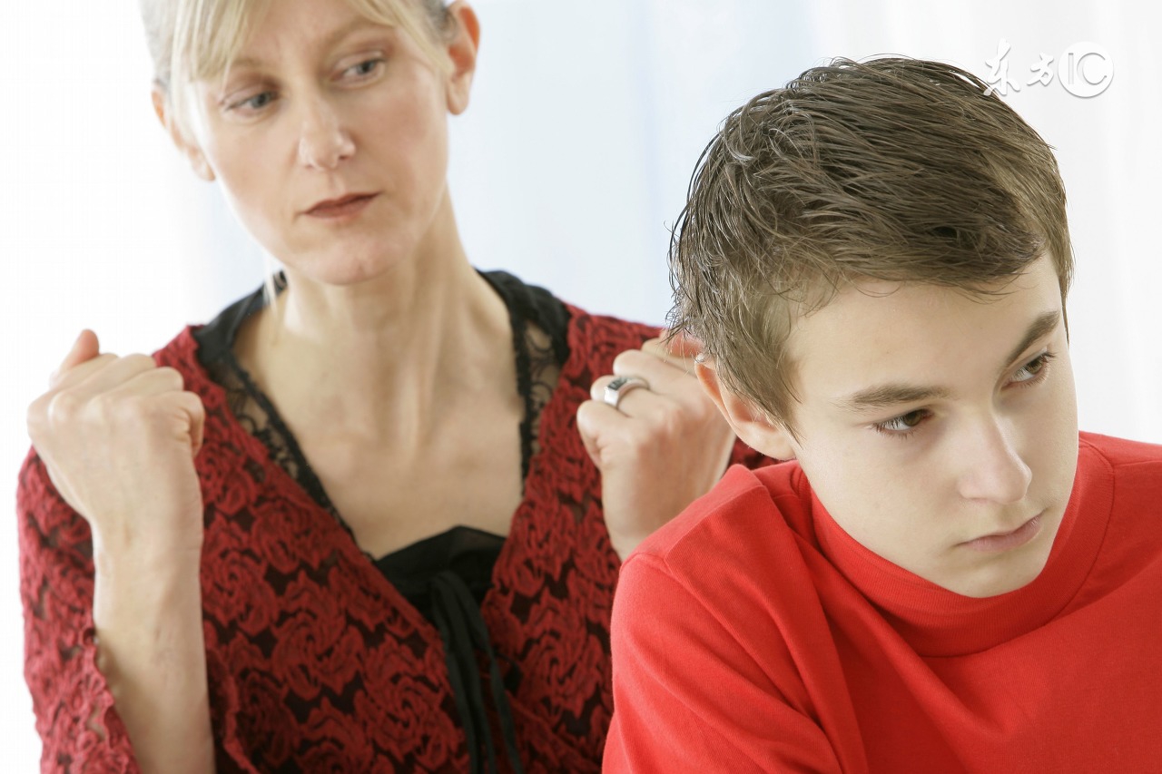 “你说朝东，他偏要朝西”——倔强的“轴”孩子怎么教