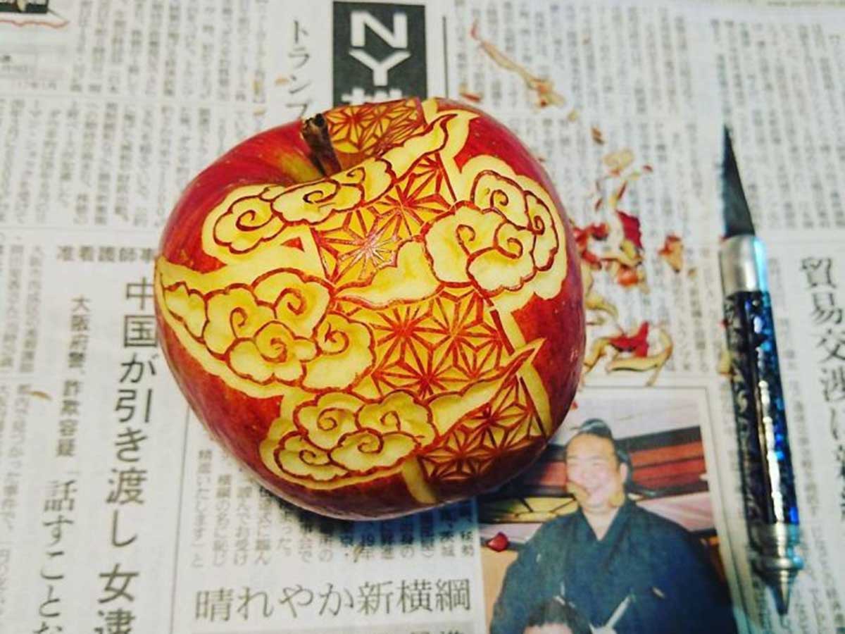 让你分不清真假的食物雕刻艺术猜猜这颗“桃”的真身？