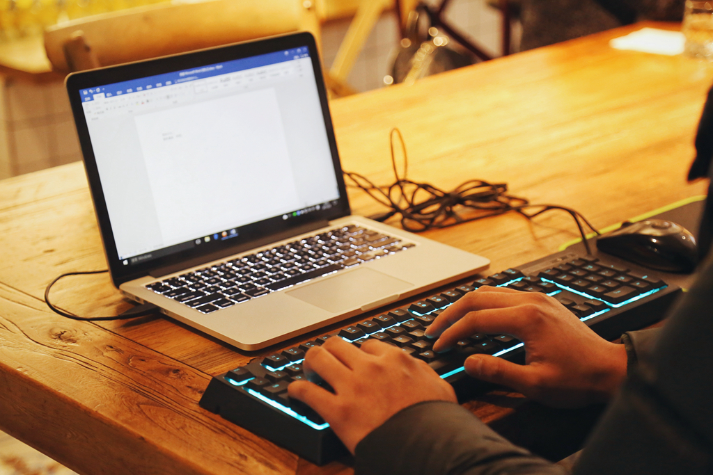 雷蛇键盘雨林狼蛛v3轻薄款,雷蛇狼蛛键盘专业版