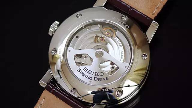 面对日本手表的套弄，我不争气地兴奋起来了！