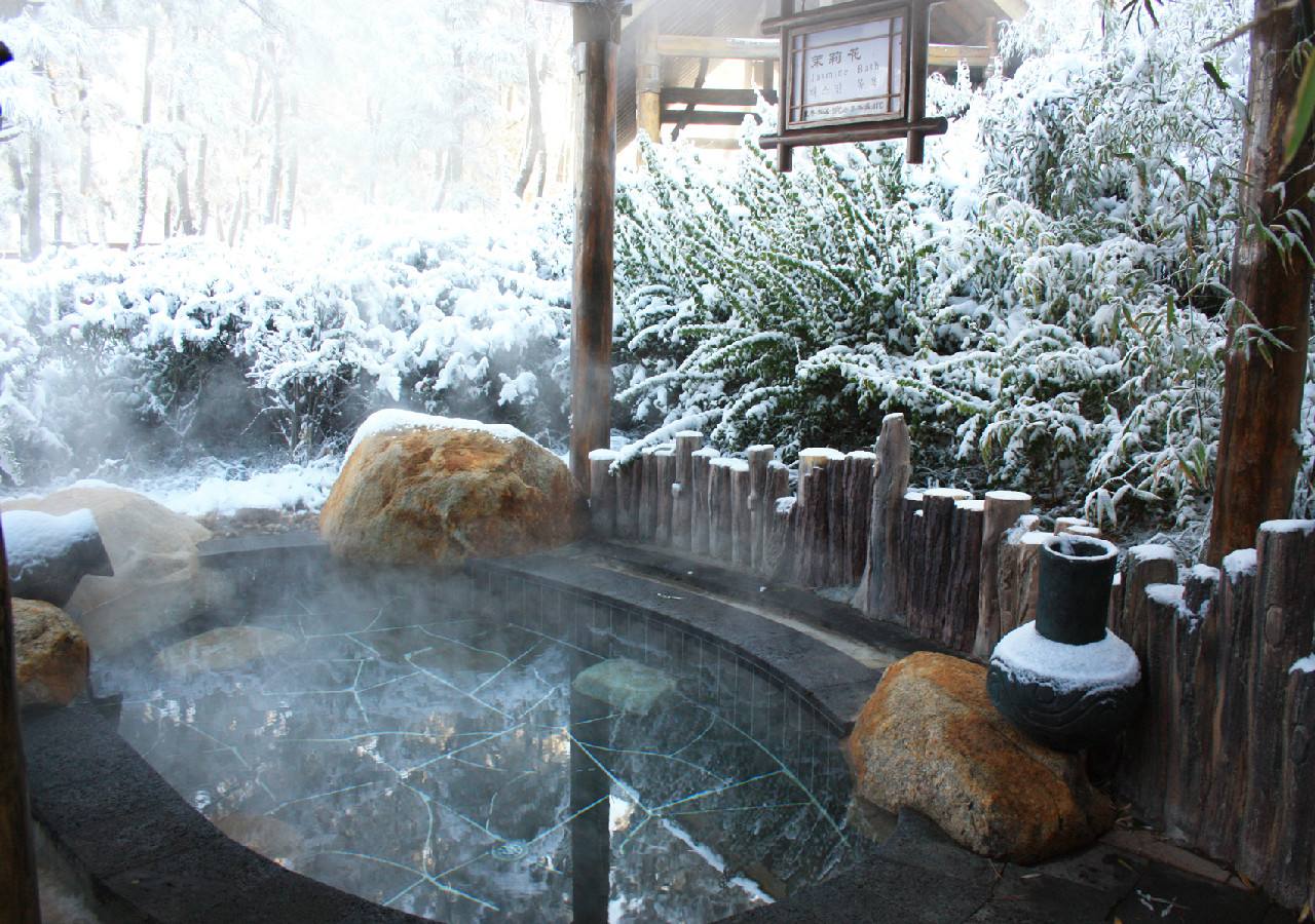 泡温泉，不同温度养生效果大不同