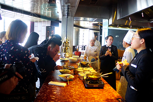 「乐食|周墨」外表小清新,强劲刺激的泰国自助餐!