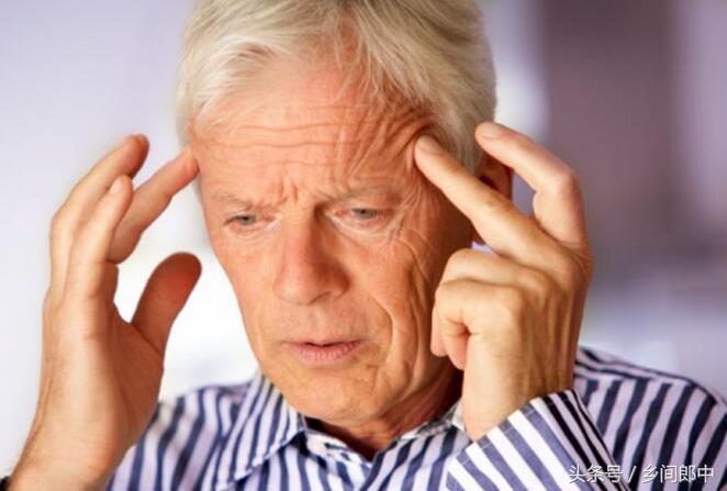 屋内墙根冒水是什么原因,墙壁回南天冒水怎么处理