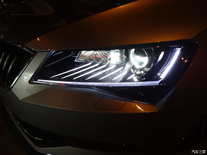 2016款速派330智行版大灯高度调节,2016款速派330tsidsg智行版