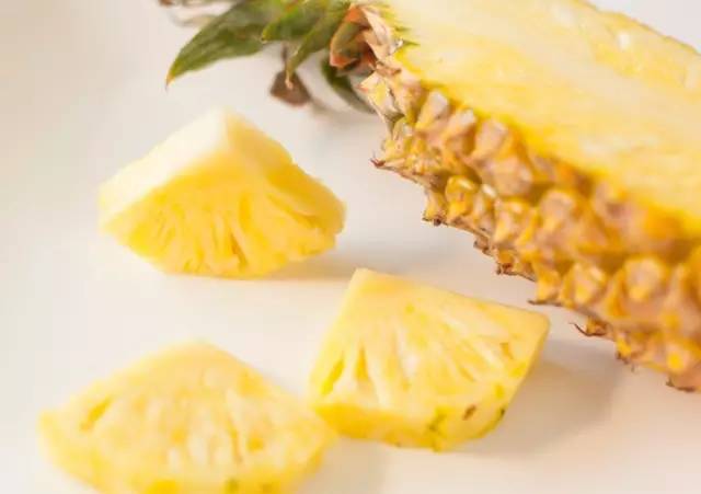 凤梨和菠萝有什么区别凤梨怎么吃,凤梨和菠萝有什么区别哪个更好吃