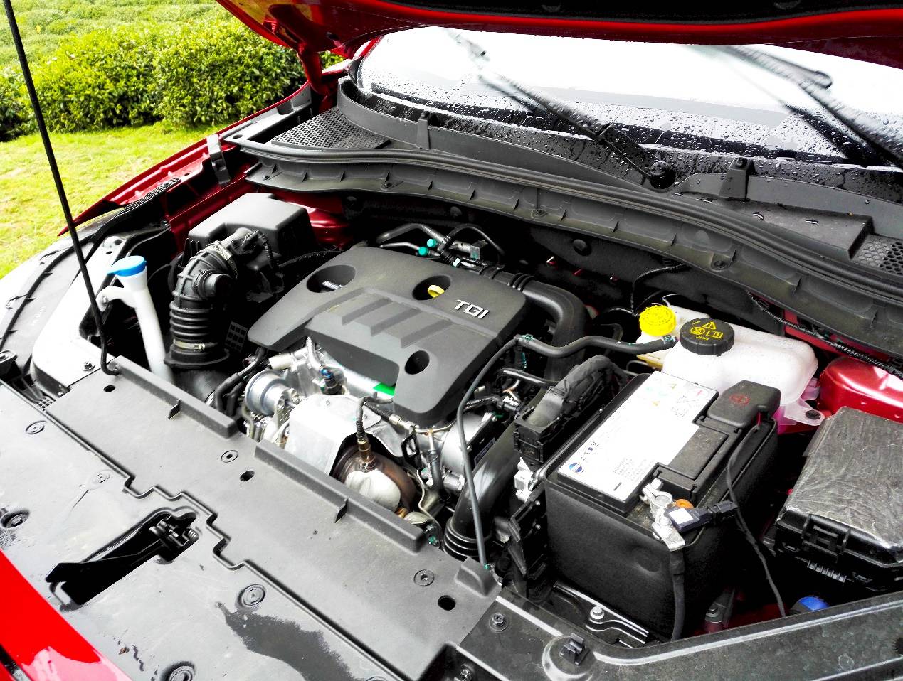 可自动泊车遥控车,名爵zs智能辅助驾驶