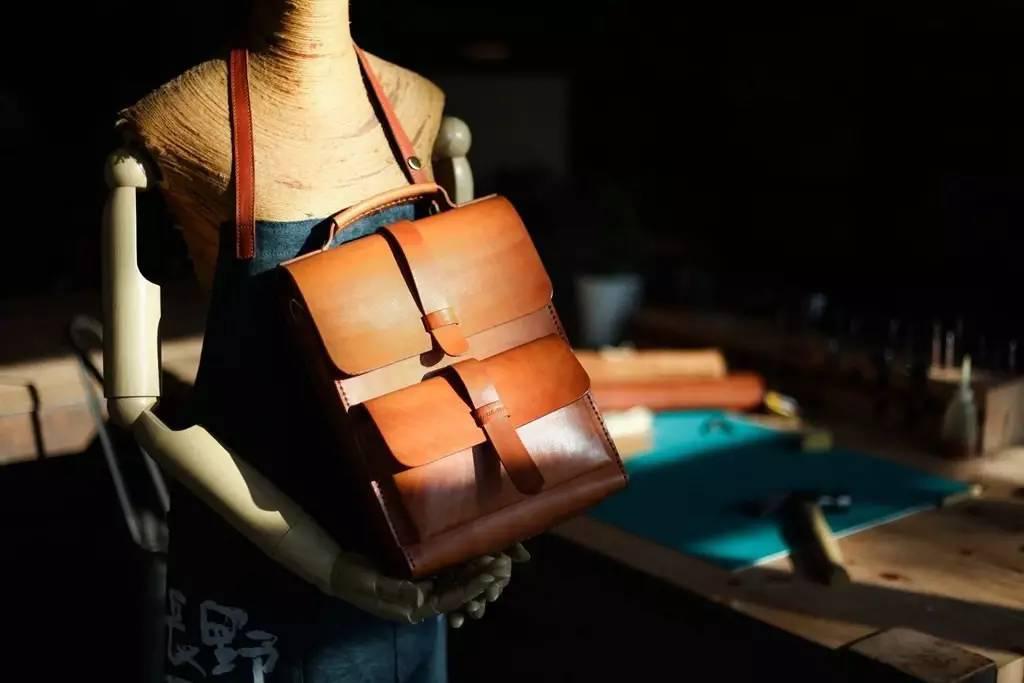 由手及心，甄品珍意——春季皮具日常保养指南