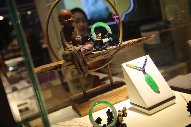 中国珠宝展翡翠,云南国际珠宝展石林彩玉