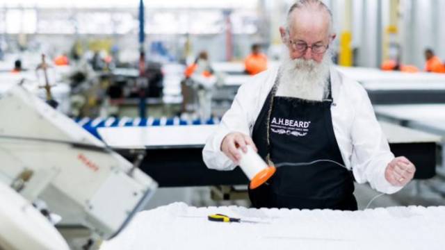 花近两万在越南买的乳胶床垫,中国土豪500万买玉石