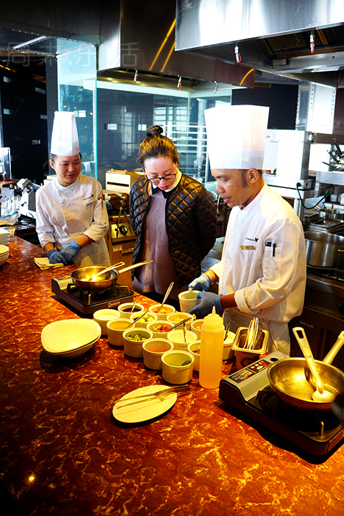 「乐食|周墨」外表小清新,强劲刺激的泰国自助餐!