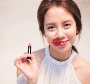 魅可口红哪个色号适合黄皮显白,口红显白颜色怎么选