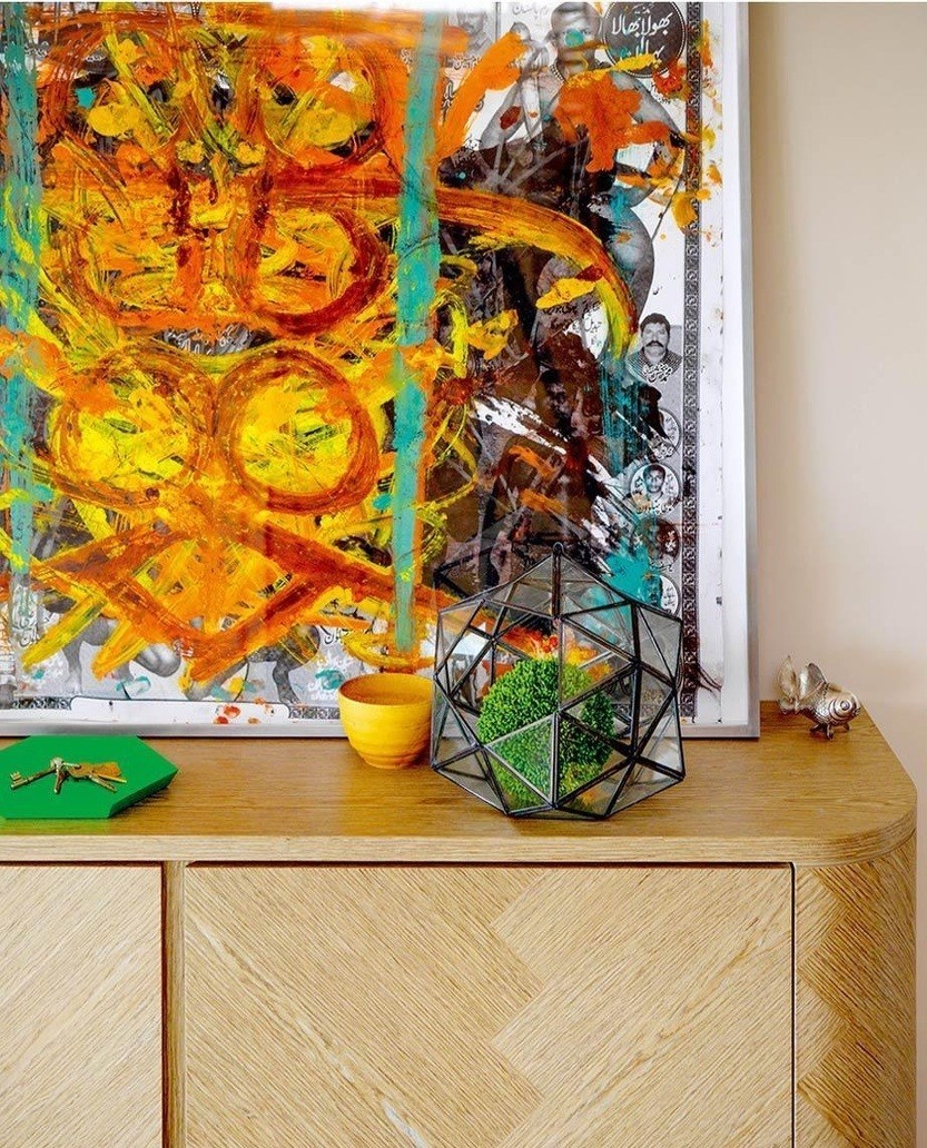 他放弃家族产业投身艺术，成为当今华人设计界的“钻石王老五”