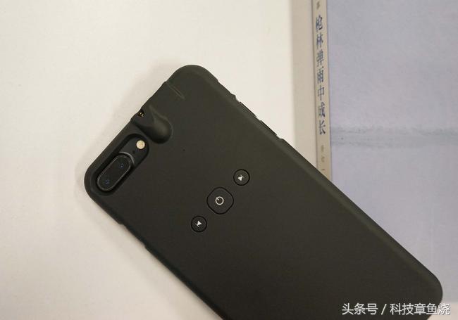 iphone7plus有耳机插孔吗,苹果7plus带有3.5耳机孔