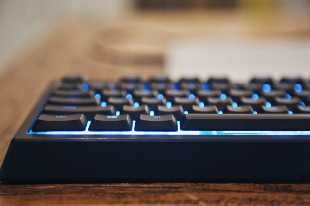 雷蛇键盘雨林狼蛛v3轻薄款,雷蛇狼蛛键盘专业版