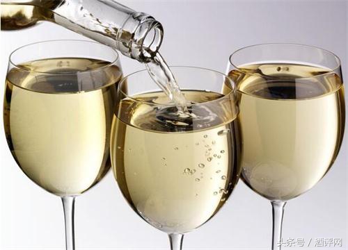 小瓶小郎酒开瓶后放几天还能喝吗,葡萄酒开瓶以后几天就不能喝了