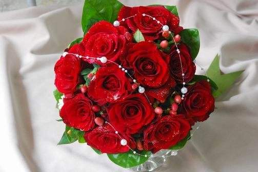 婚礼新娘送花的含义,新娘结婚祝福语数字