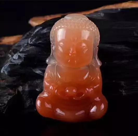 黄龙玉石有什么作用,黄龙玉石鉴别最简单方法如下