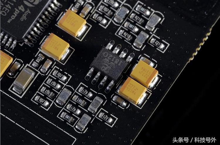 2.4寸屏+64GB+花梨木外壳,比iPhone7还逼格