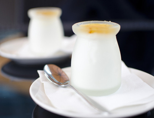 酸奶多喝对身体有好处吗,酸奶能热喝吗有没有毒