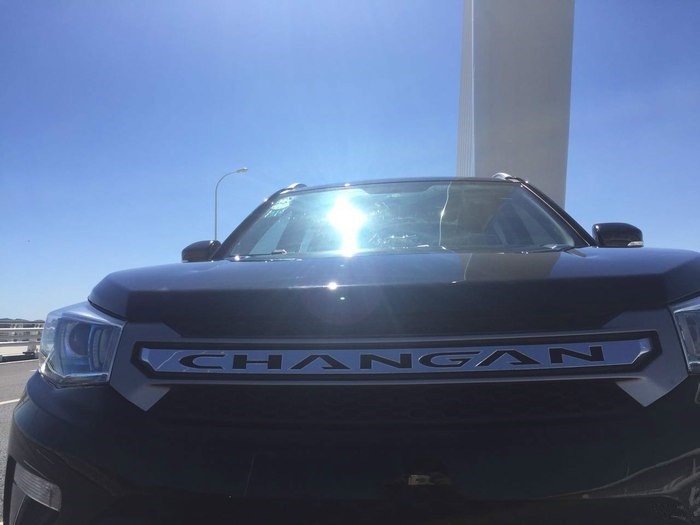 新款长安cs751.8t提车作业,长安cs751.4t豪华版用车成本参考