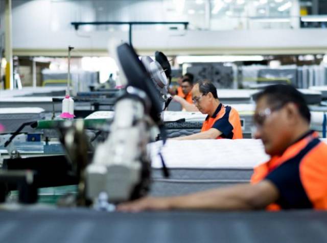 花近两万在越南买的乳胶床垫,中国土豪500万买玉石