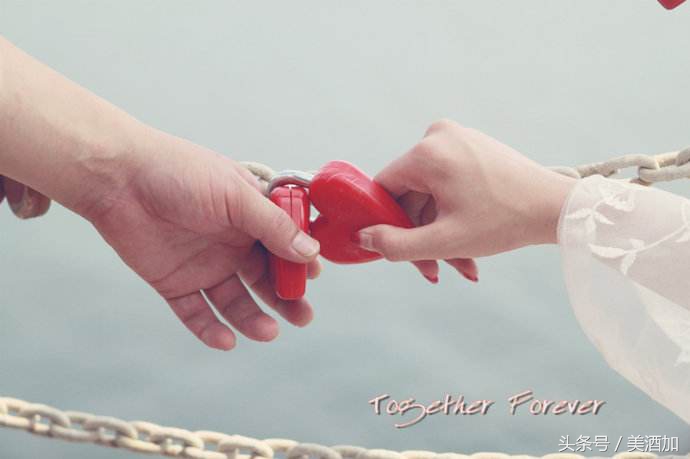 三十岁以后的酒,30多岁喝葡萄酒有什么好处