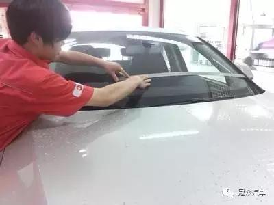 汽车前侧窗贴膜有必要留三角口吗,汽车贴膜颜色深浅有讲究吗