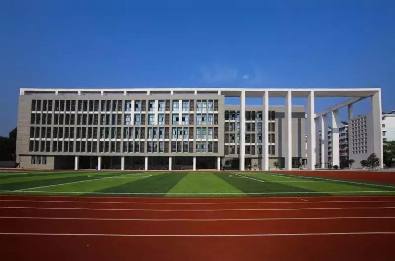 家门口的好学校特色课程,什么样的学校能算一个是好学校