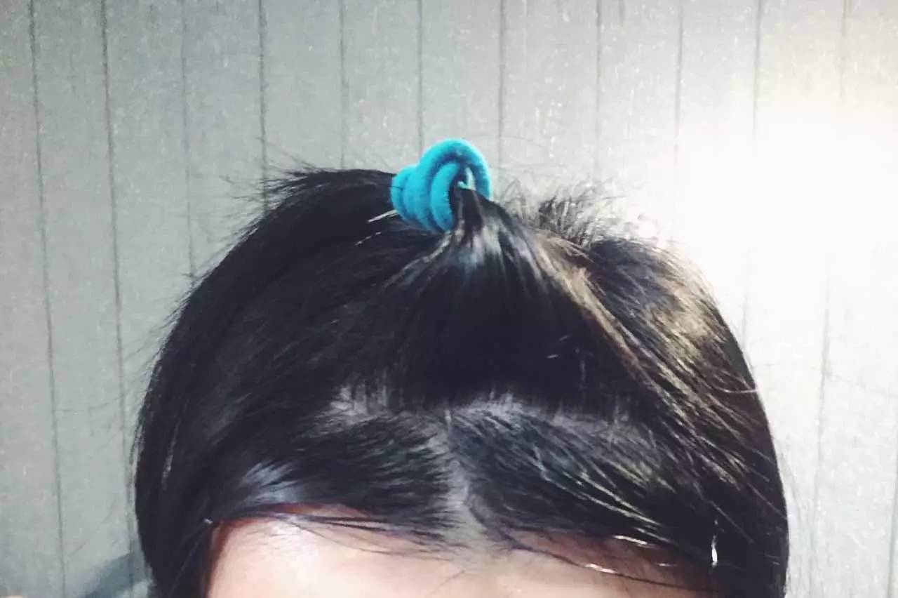 如何把厚刘海变薄,刘海太厚了怎么变薄呢