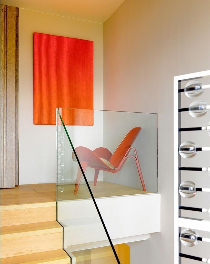 他放弃家族产业投身艺术，成为当今华人设计界的“钻石王老五”