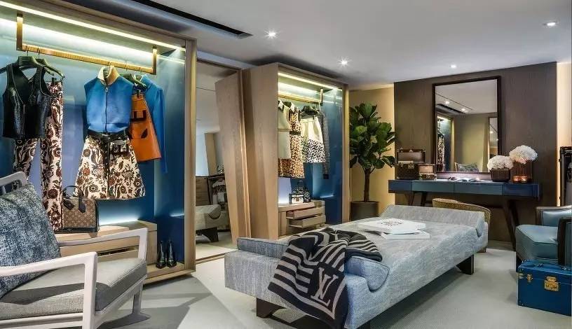 他放弃家族产业投身艺术，成为当今华人设计界的“钻石王老五”