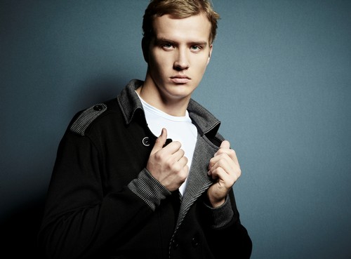 面部浮肿如何处理,甲状腺疾病会引起面部浮肿吗