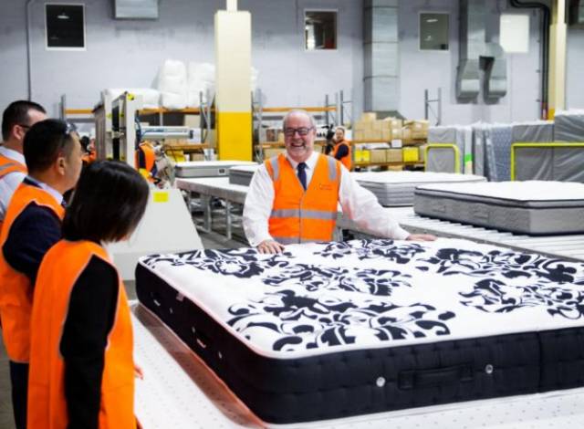 花近两万在越南买的乳胶床垫,中国土豪500万买玉石