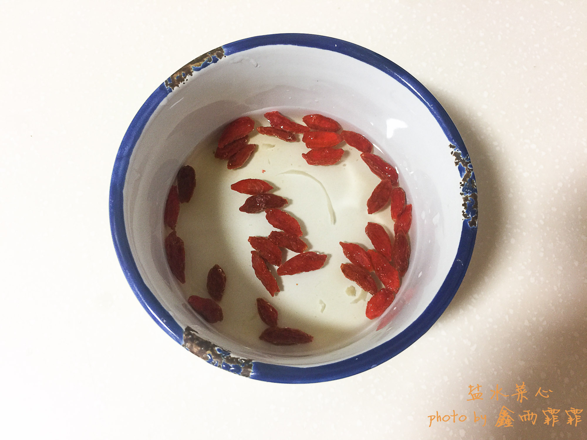 青菜怎样焯水不变黄,种的青菜刚出来就发黄什么原因