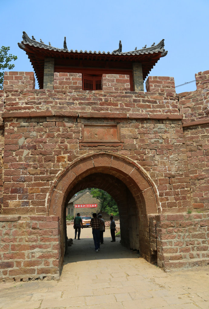 临沣寨中原第一红石古寨,河南古寨临沣寨的传说