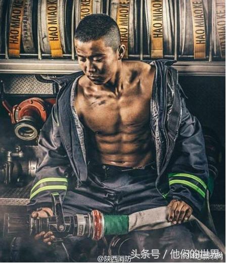 这才是中国男人！中国消防员日历迷倒大片日本人