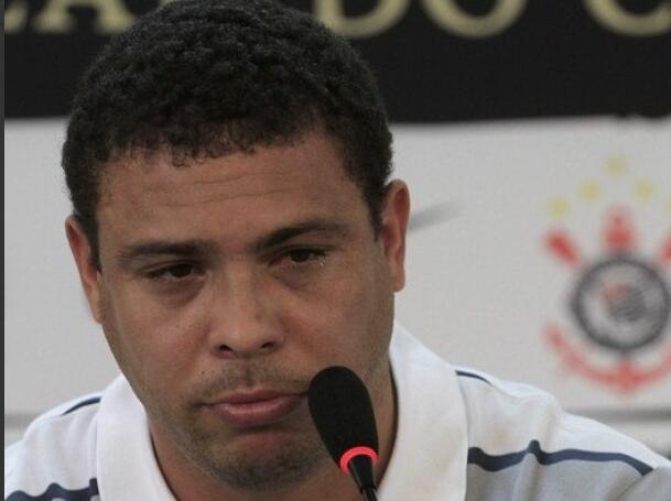 外星人罗纳尔多钟摆过人,足坛外星人罗纳尔多年轻时