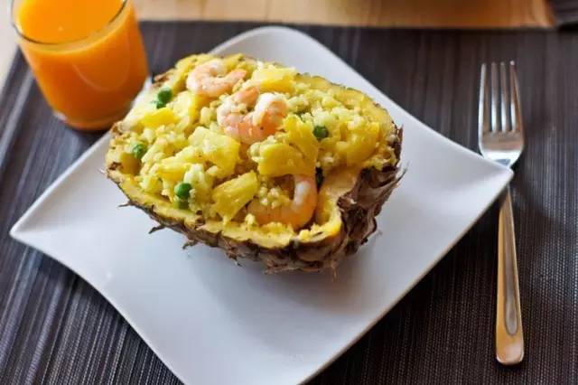 凤梨和菠萝有什么区别凤梨怎么吃,凤梨和菠萝有什么区别哪个更好吃