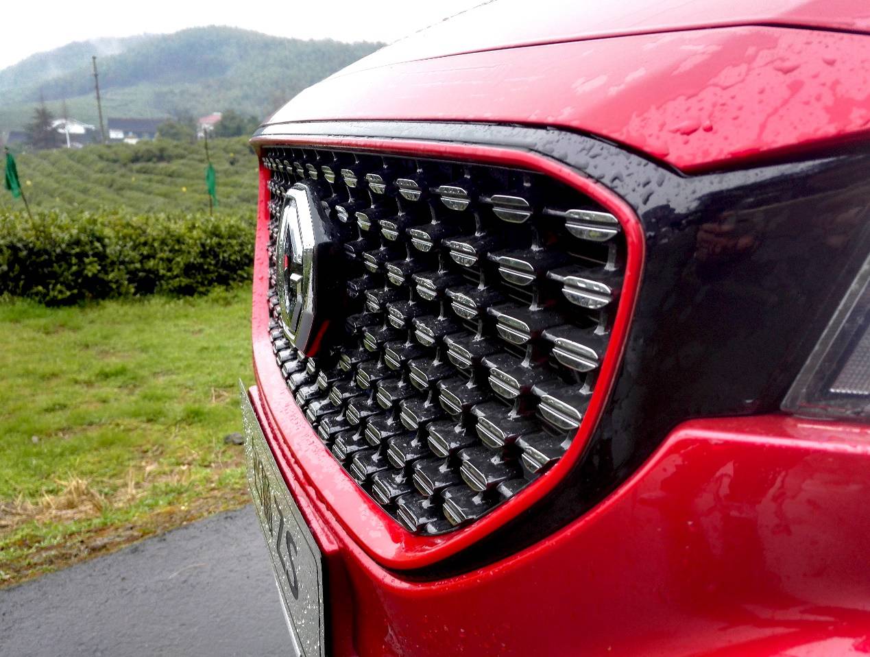 可自动泊车遥控车,名爵zs智能辅助驾驶