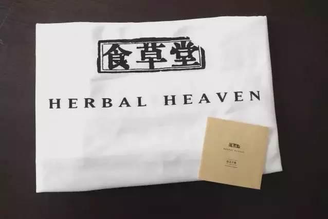 由手及心，甄品珍意——春季皮具日常保养指南