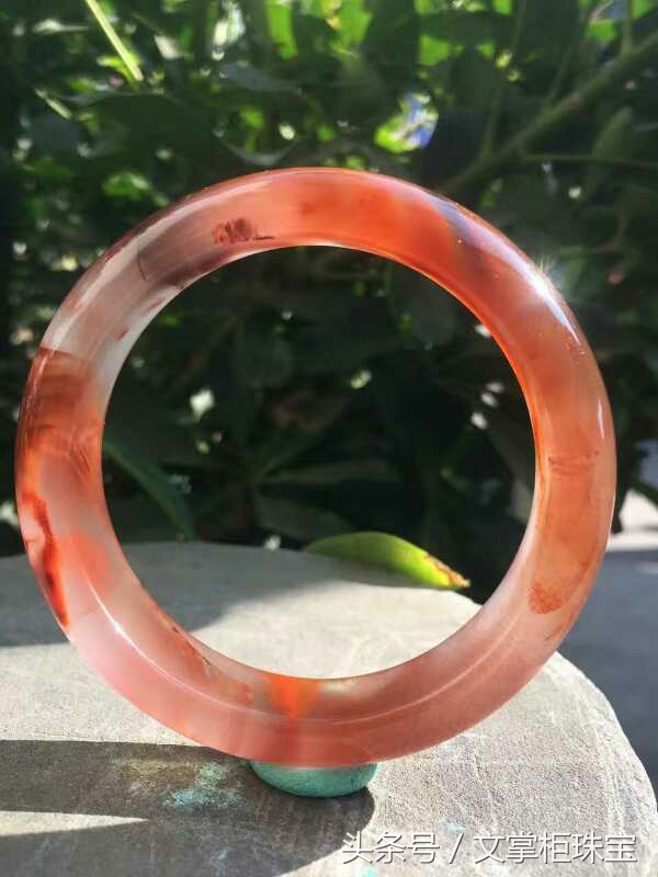 真的南红玛瑙手镯有纹路吗,纯天然玛瑙冰飘花手镯