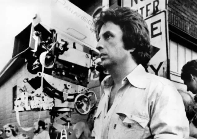 这位消失了二十年的顶级导演最近神秘回归