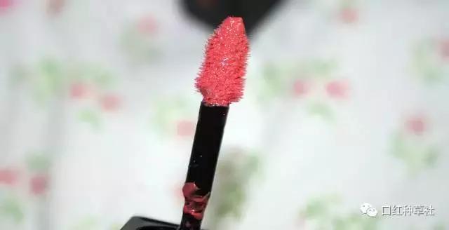 mac唇釉desire梅子色,圣罗兰唇釉和mac唇釉哪个好