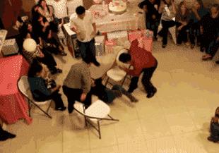 睡在上铺想玩台式电脑怎么弄,在上铺玩电脑