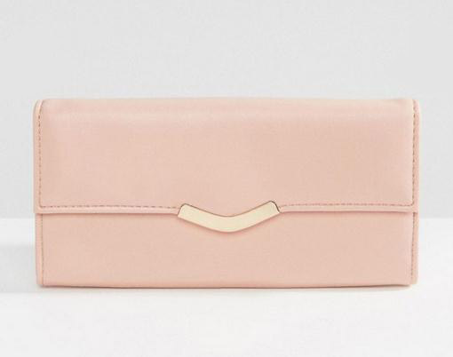 2022年最流行什么牌子钱包 (哪些品牌钱包使用不分层牛皮的)