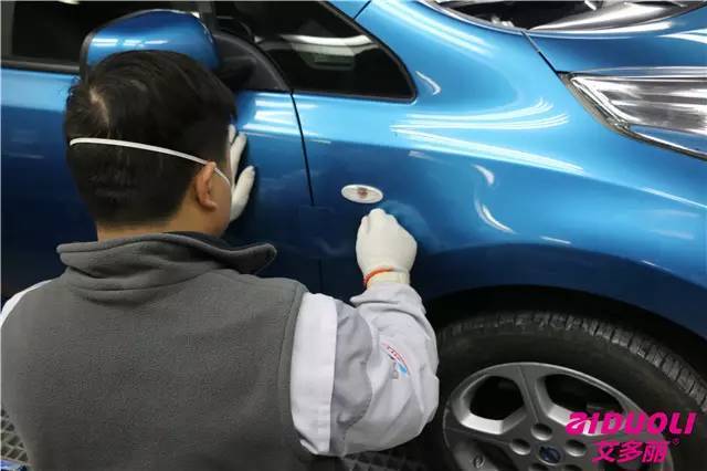 启辰翼子板“伤筋动骨”,看艾多丽钣金师傅妙手回春!