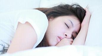 女人身上湿湿的怎么回事,女人身上总是湿湿的是怎么回事