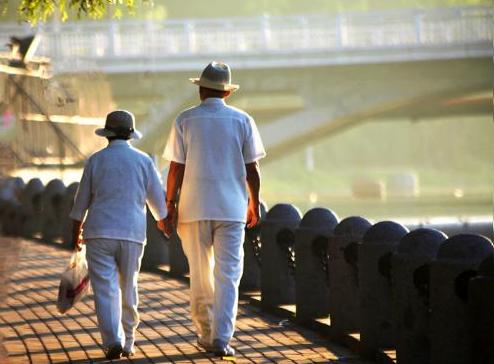 癌症胸闷气喘,癌症身体难受的时候希望有人陪